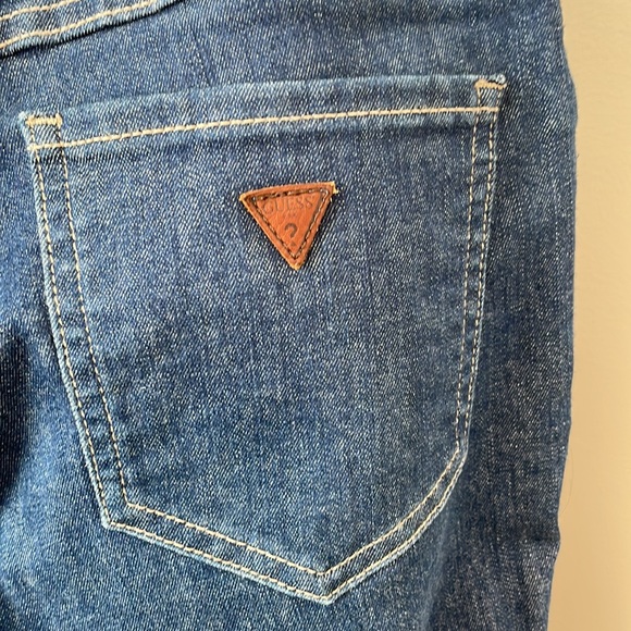 Guess crop jeans, medium dark denim, size 26 - Picture 3 of 6